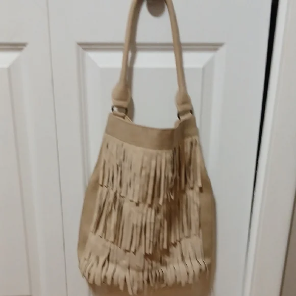 Chic Fringe Beige Shoulder Bag - Picture 1 of 10